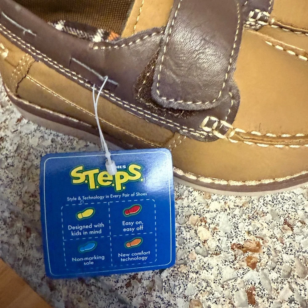 Toddler 8 new boys shoes